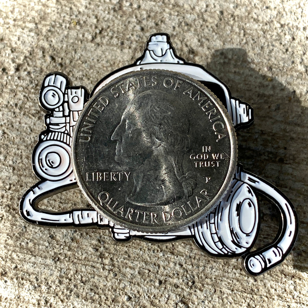 Collector Pin: Adventures With Purpose Dive Mask (LIMITED RELEASE)